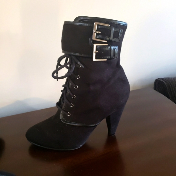 Womans Boots - Picture 1 of 1
